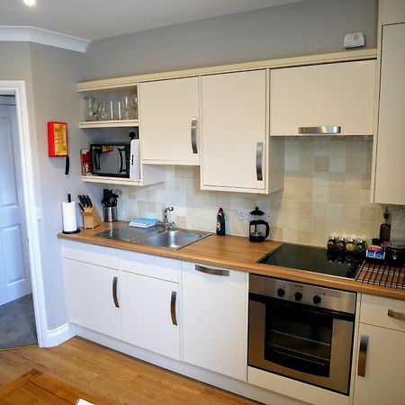 Peartree Serviced Apartments 솔즈베리 외부 사진