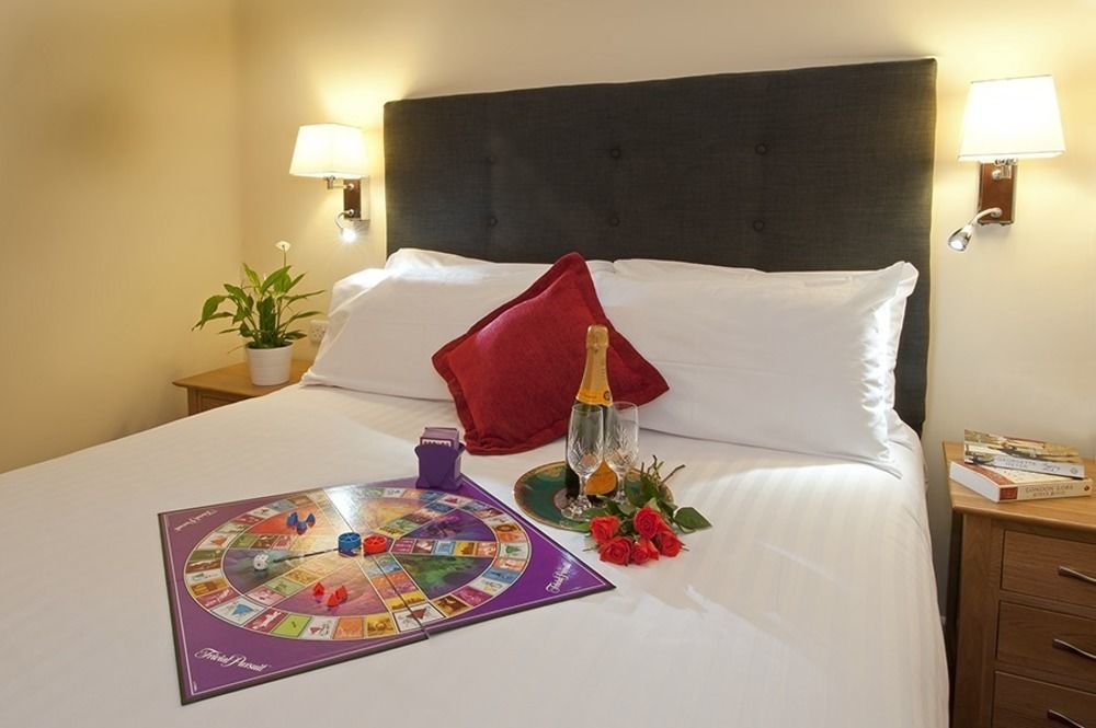 Peartree Serviced Apartments 솔즈베리 외부 사진